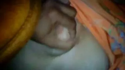 ស្ត្រីរុស្ស៊ីត្រូវបាន fucked នៅក្នុងលានេះ។