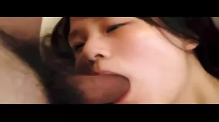 នាងណាអូមីត្រូវបាន fucked នៅលើគ្រែខ្មៅ.