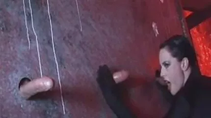 កូនស្រី MILF fucked ដោយមិត្តប្រុសនីហ្សេរីយ៉ា។