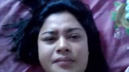 Fucking ជាមួយបុរសស្បែកខ្មៅនៅក្នុងបន្ទប់គេង។