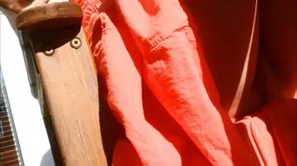 Fucks ក្មេងស្រីម្នាក់ប៍នដោយគ្មានរបាំងវេជ្ជសាស្រ្ត។