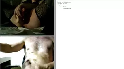 ប៍នតង់ដេ fucked ដោយហ្វូងមនុស្សនិង cumshot នៅក្នុងមាត់នៅក្នុងវេន។