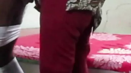 ក្មេងស្រីរុស្ស៊ី fucks រន្ធគូថរហូតដល់ការឈ្នះការឈានដល់ចំនុចកំពូលជាមួយនឹងបុរសវ័យក្មេង.