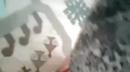 សិល្បករមិនអាចទប់ទល់នឹង fucking ជាមួយអ្នកបំរើនោះទេ។