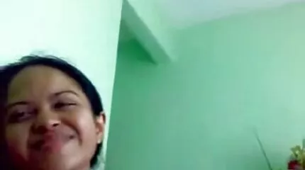 ការជិះមាន់នៅក្នុង milf មួយគឺច្រើនរីករាយជាង tanchiki នៅក្នុងកុងសូល.