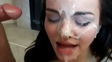 Zoe Monroe ដែលរៀបចំល្ងាចជិតស្និទ្ធសម្រាប់កូនកំលោះ.