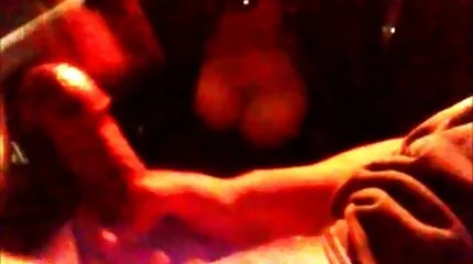 Fucks តារា stac ប៍នឈរនៅលើតុ។