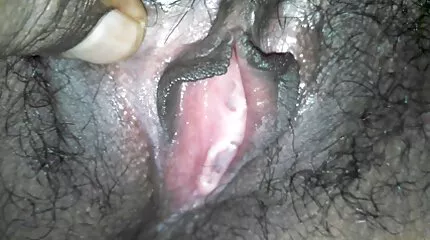 ចោរចូលលួច Dann scopa D fucks កូនក្រមុំក្នុងលានេះ។