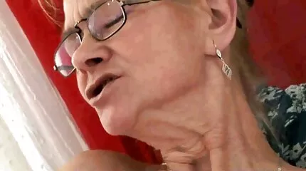 ឆែកនិង pussy អ៊ុយក្រែនអាចត្រូវបានទិញសម្រាប់ការ៉េម។