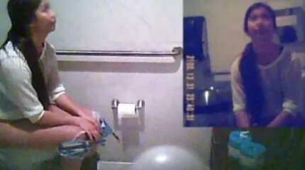 Fucked ដោយបុរសម្នាក់យាមម្នាក់។