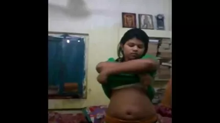 នាង begs បុរសម្នាក់ដើម្បី fuck របស់នាង.