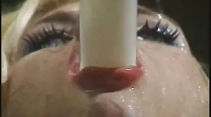 Kenzie រីវស៍ pussy និងធំខ្មៅជល់។